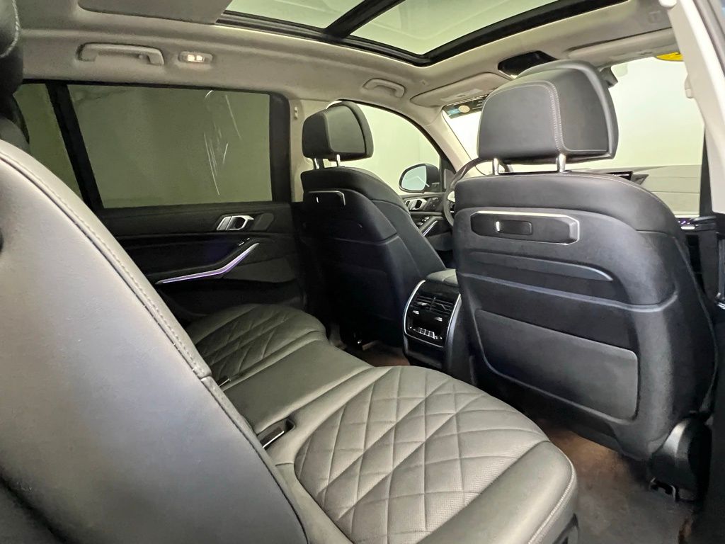 Thumbnail: 2024 BMW X7 - 8