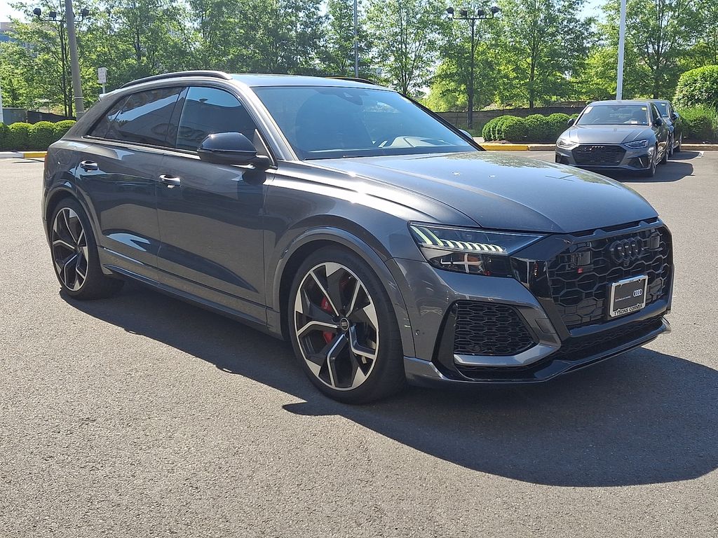 Thumbnail: 2024 Audi RS Q8 - 3