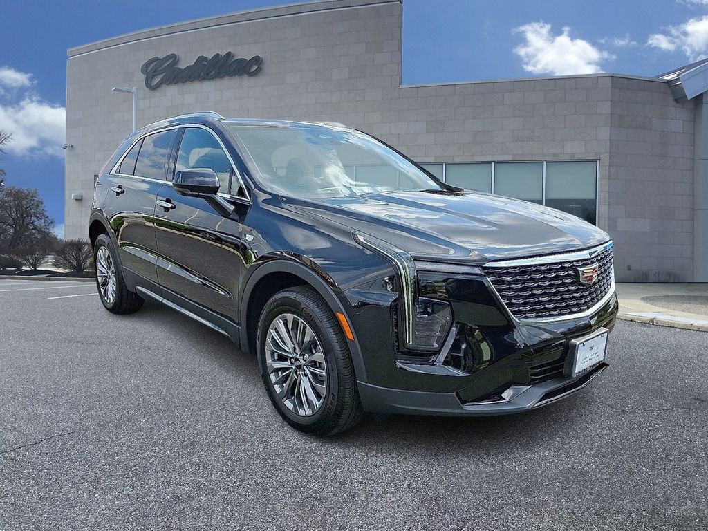 Thumbnail: 2025 Cadillac XT4 - 2