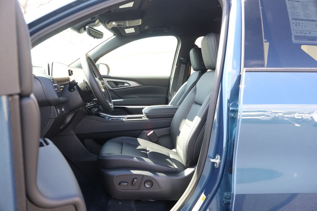 Thumbnail: 2026 Chevrolet Traverse - 14