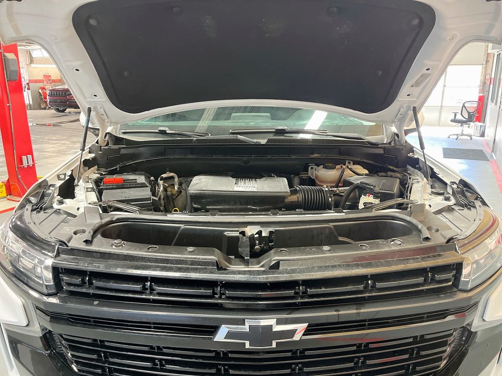 Used 2024 Summit White Chevrolet Z71 image 32