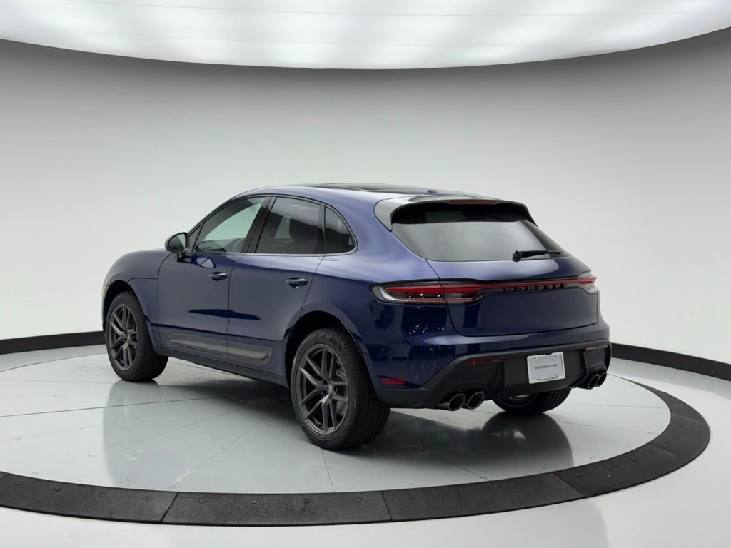 Thumbnail: 2025 Porsche Macan - 3
