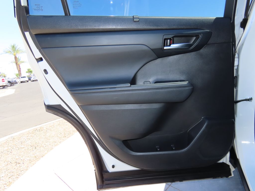 2021 Toyota Highlander XSE 27