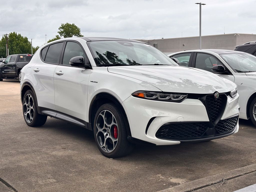 Milano White 2024 Alfa Romeo Tonale Veloce AWD SUV / Crossover All-Wheel Drive 6-Speed Automatic