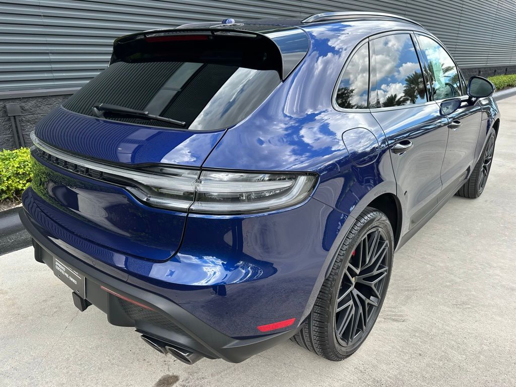 Thumbnail: 2025 Porsche Macan - 9