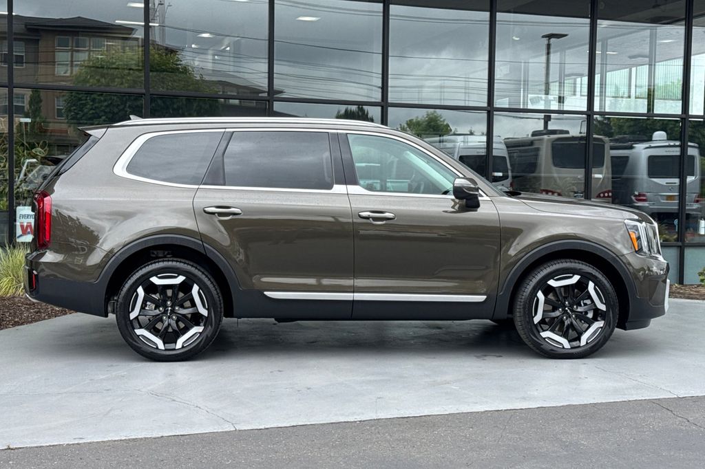 used 2025 Kia Telluride car, priced at $36,937