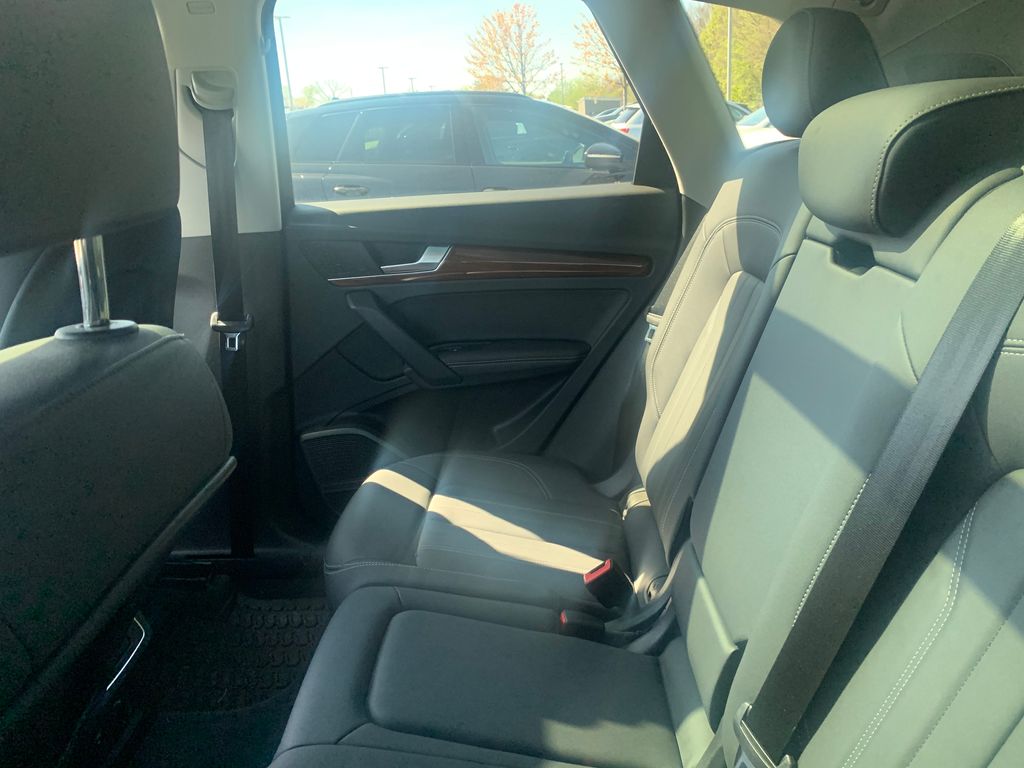 Thumbnail: 2023 Audi Q5 - 6