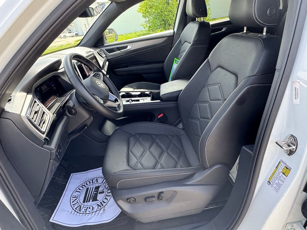 Used 2025 Volkswagen Atlas Cross Sport SUV
