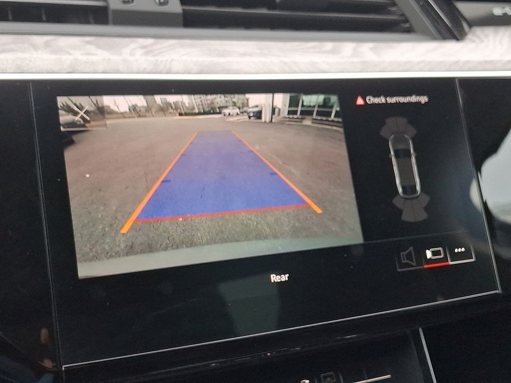 Thumbnail: 2021 Audi e-tron GT - 18