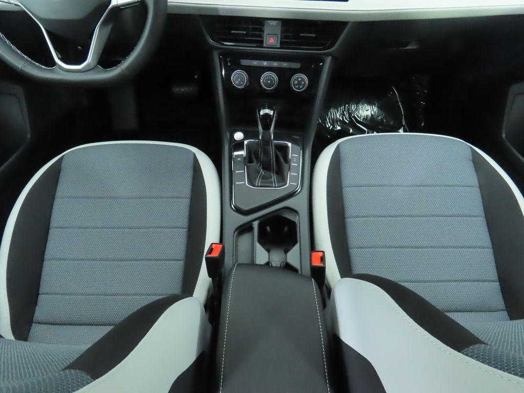 Thumbnail: 2025 Volkswagen Taos - 17