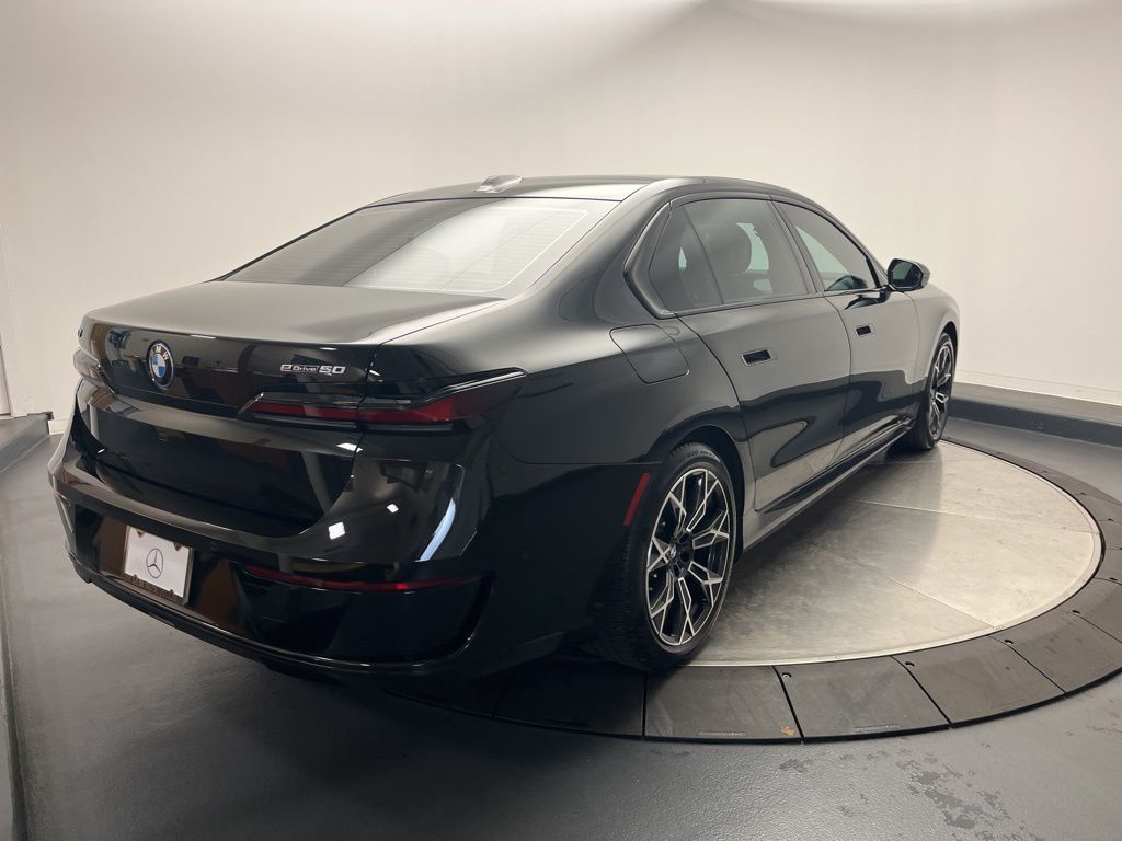 Thumbnail: 2024 BMW i7 - 7