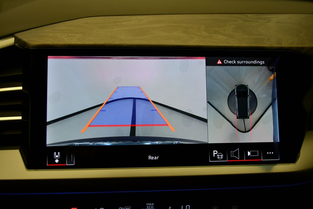 Thumbnail: 2026 Audi Q4 e-tron - 28