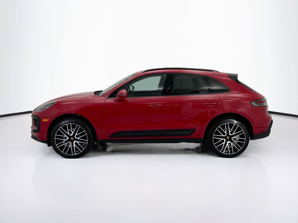 Thumbnail: 2025 Porsche Macan - 2