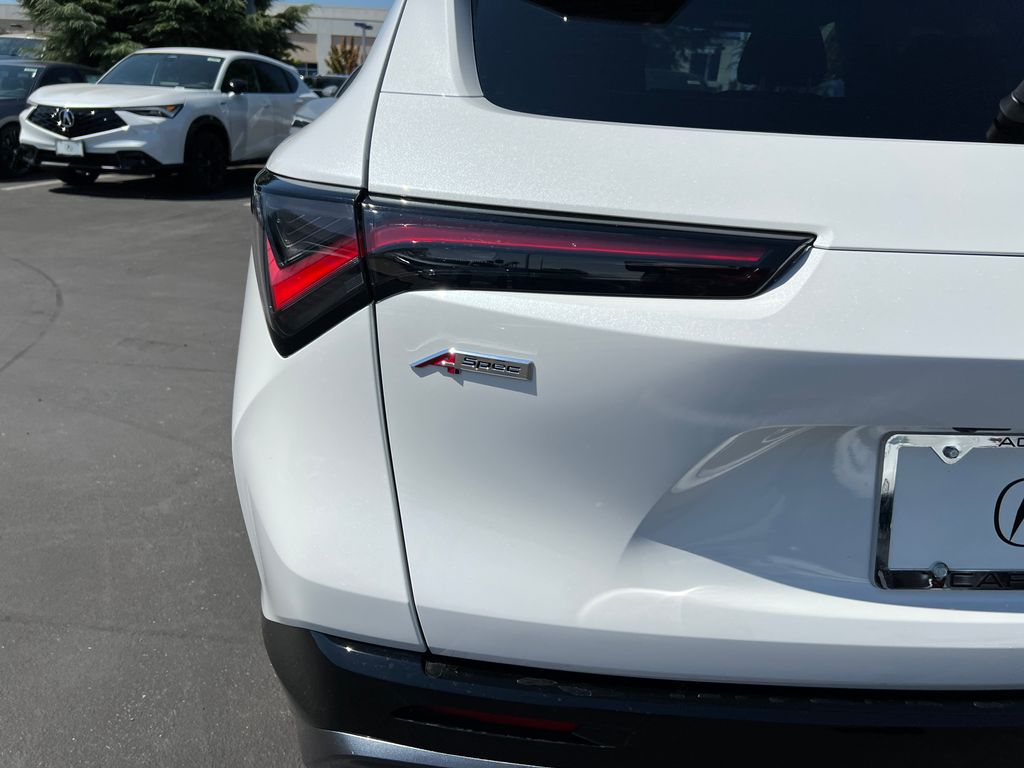 Thumbnail: 2025 Acura ADX - 10