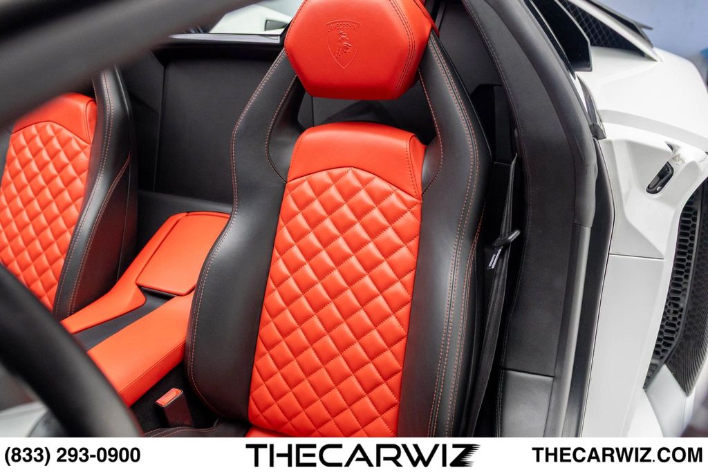 2017 Lamborghini Aventador Base - Photo 48