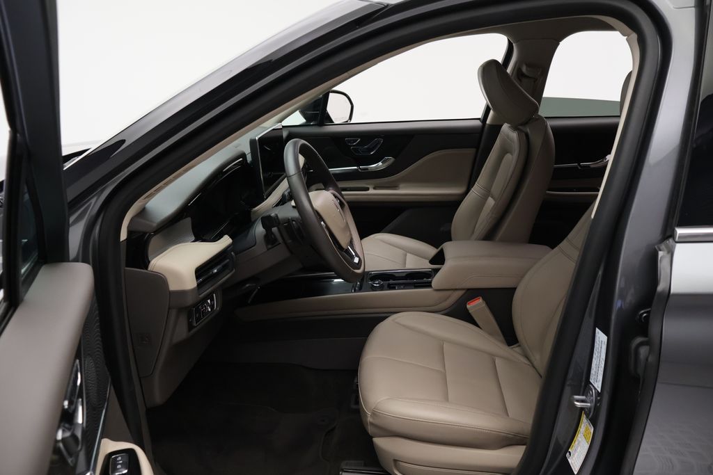 Thumbnail: 2023 Lincoln Corsair - 14