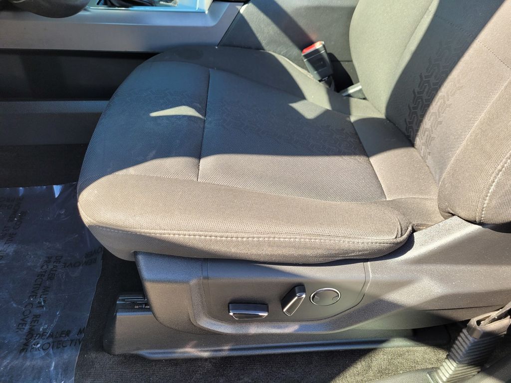 Used 2018 Red Ford XLT image 14