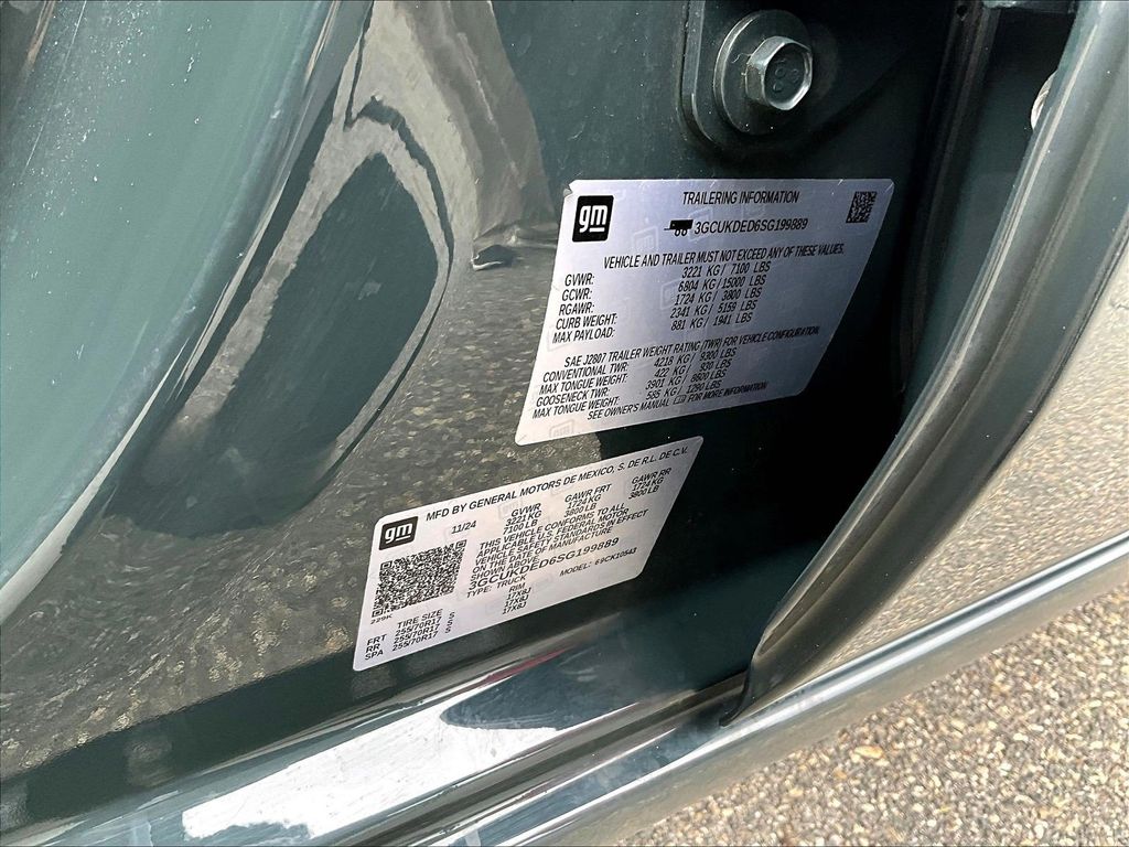 2025 Chevrolet Silverado 1500 — photo 35