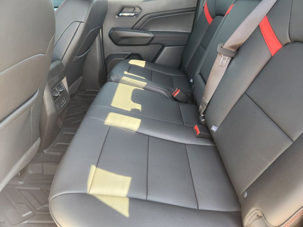 2026 Chevrolet Colorado Z71 photo 13