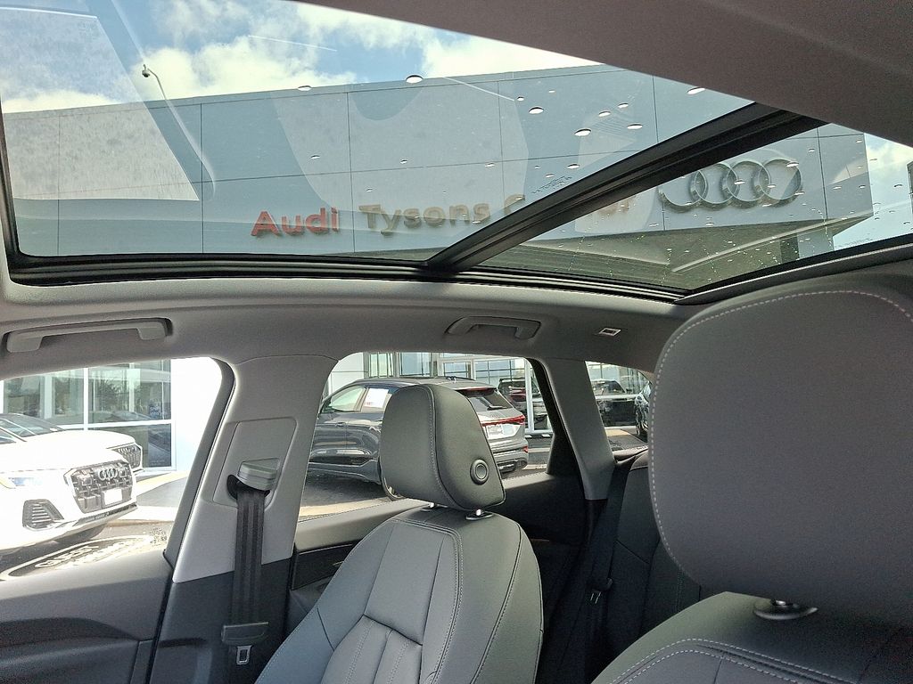 Thumbnail: 2026 Audi Q5 - 11