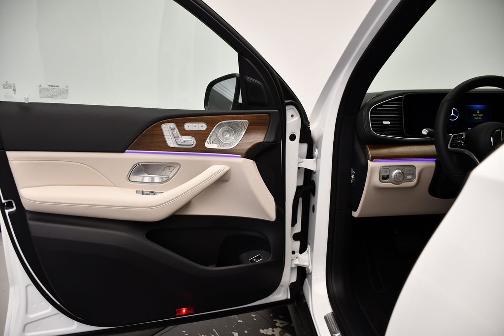 Thumbnail: 2025 Mercedes-Benz GLS - 31