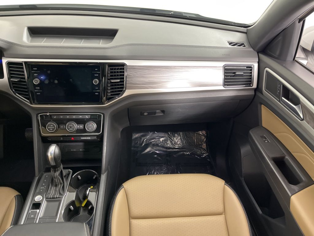 Thumbnail: 2022 Volkswagen Atlas - 15