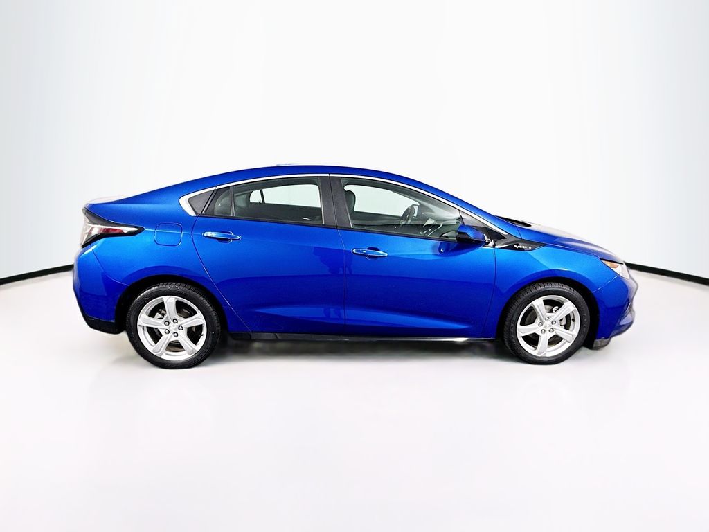 Thumbnail: 2016 Chevrolet Volt - 4