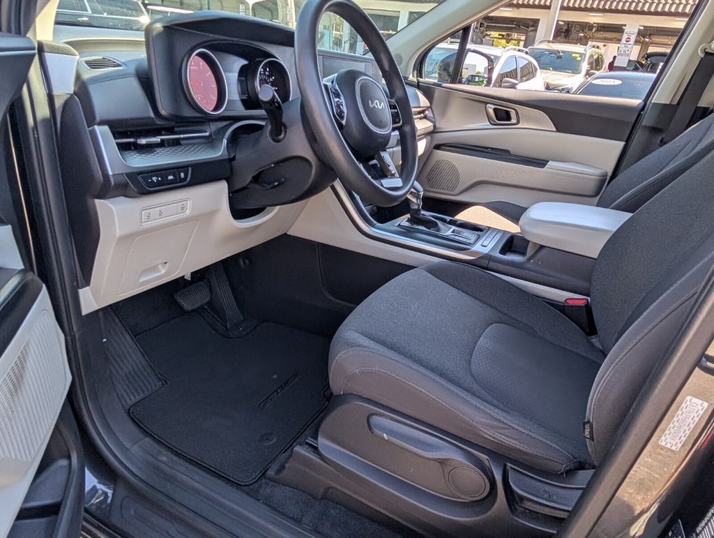 used 2023 Kia Carnival car, priced at $24,998