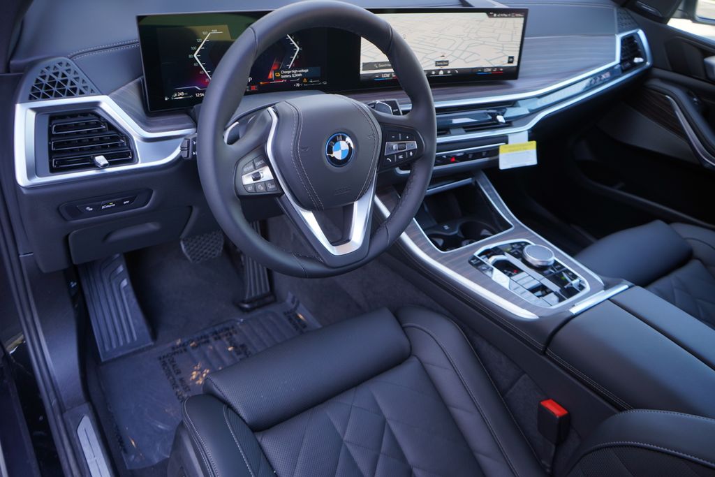 2025 BMW X5 xDrive50e 13