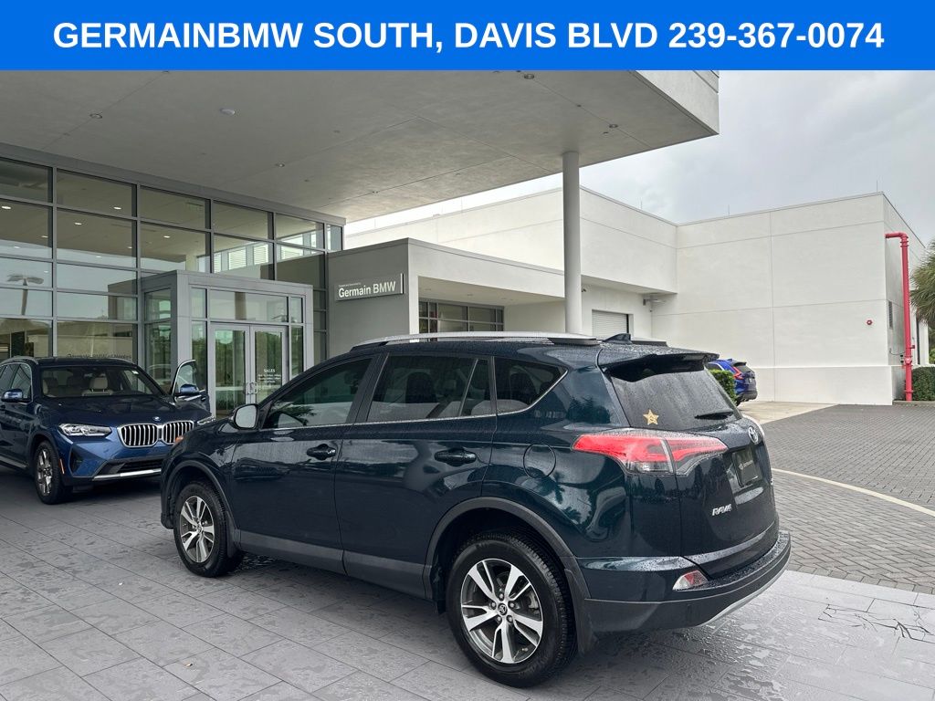 Used 2018 Blue Toyota XLE image 9