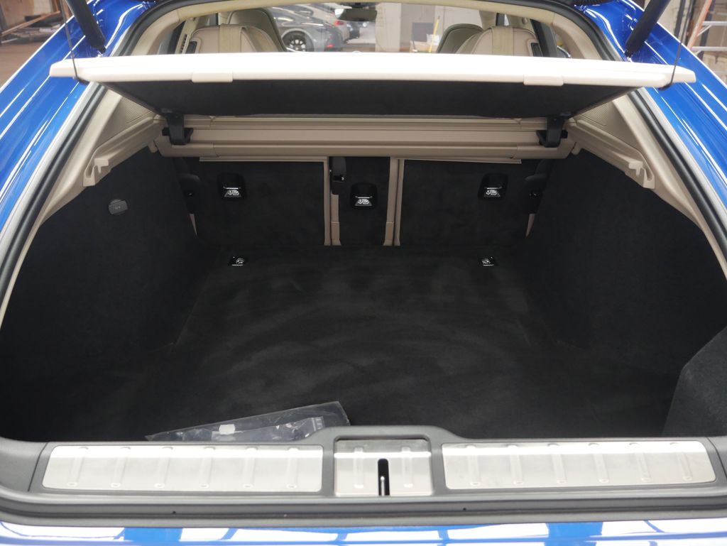 Thumbnail: 2026 Porsche Panamera - 20