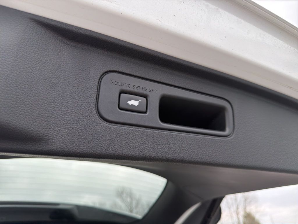 Thumbnail: 2023 Honda Pilot - 23