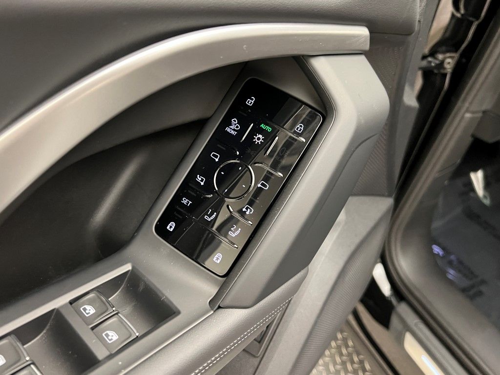 Thumbnail: 2025 Audi Q5 - 24