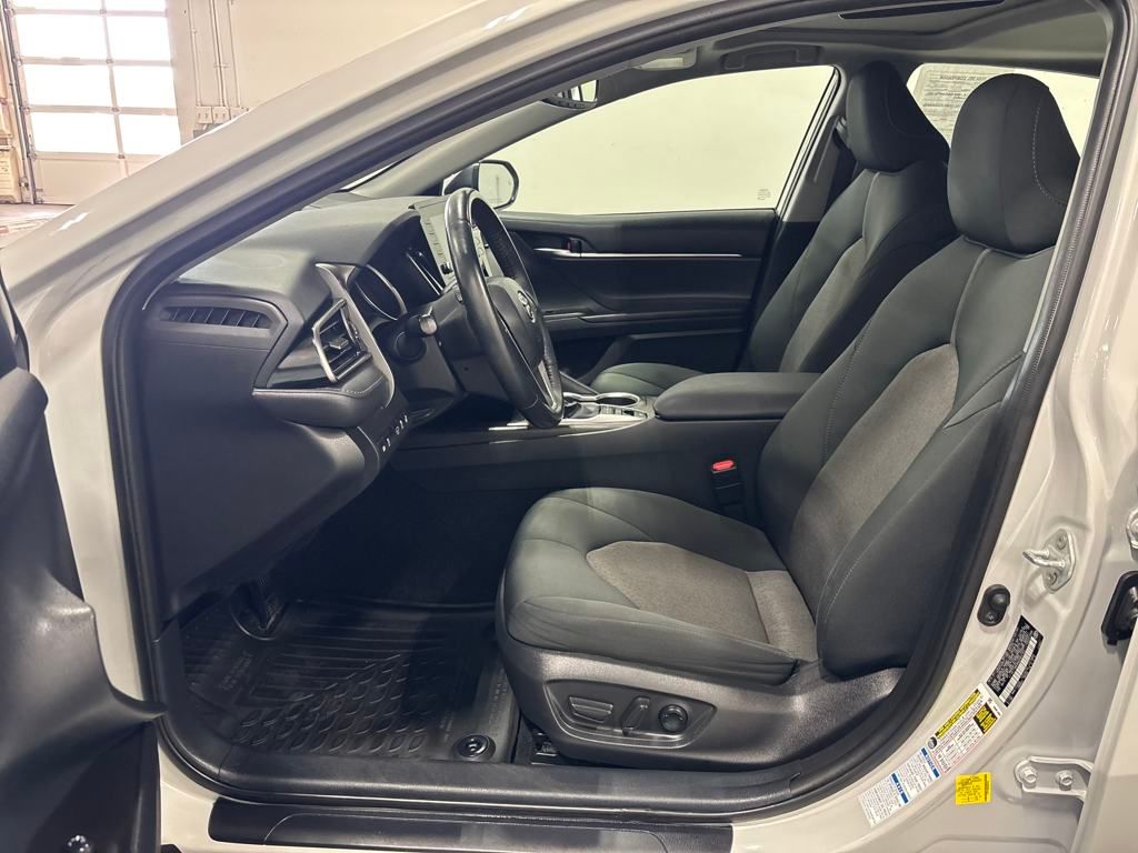 2022 Toyota Camry LE photo