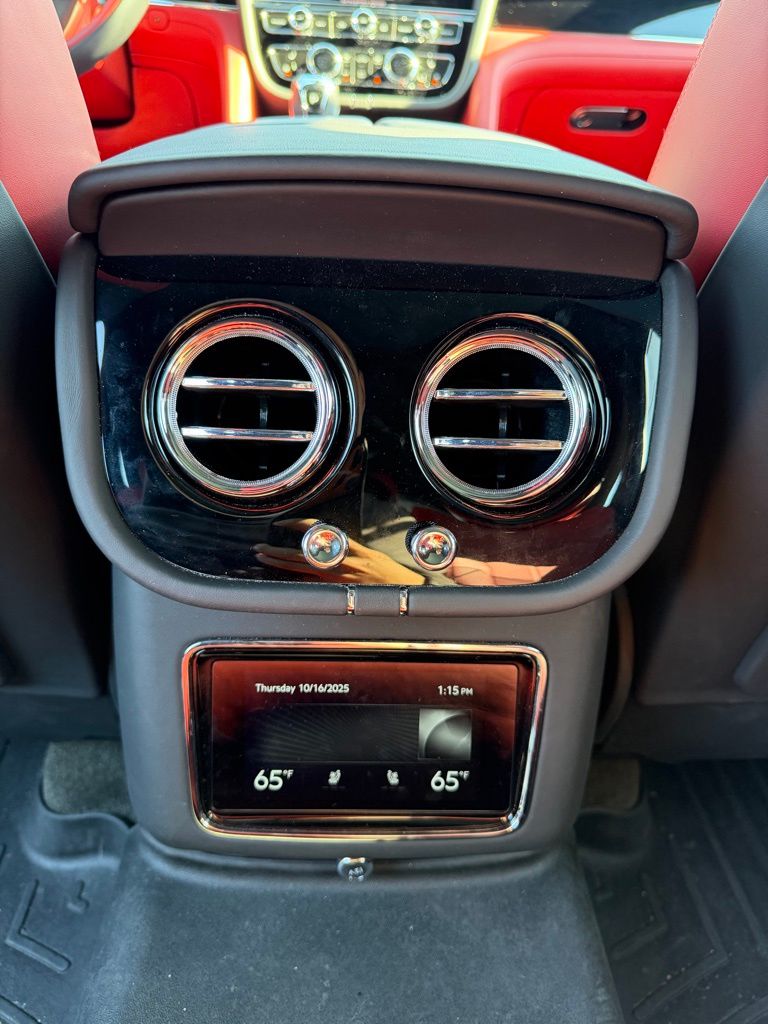 Thumbnail: 2023 Bentley Bentayga - 15