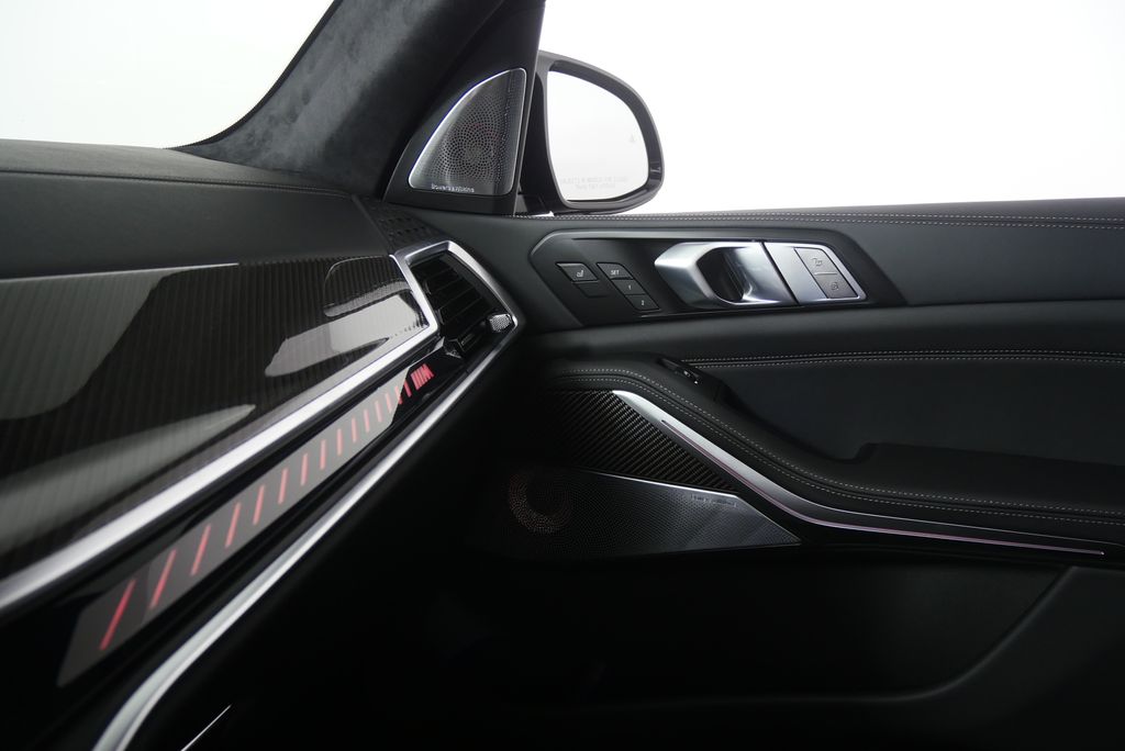 Thumbnail: 2027 BMW X7 - 26