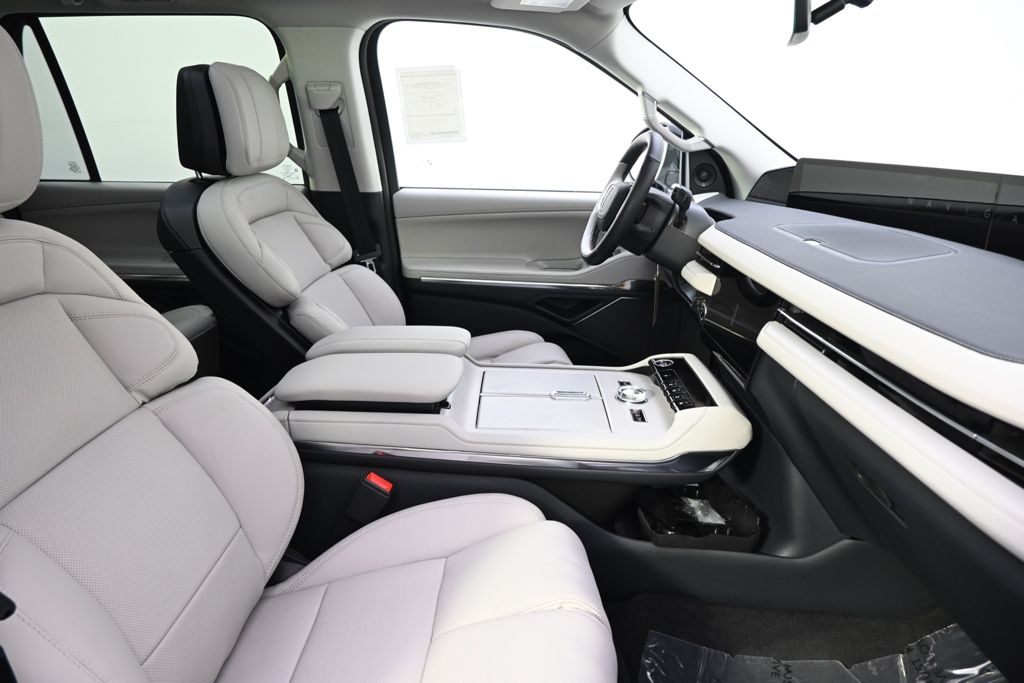 New 2026 White Lincoln Reserve image 16