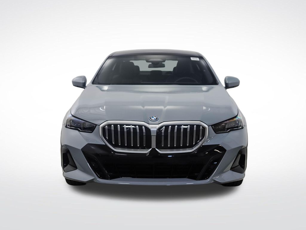 Thumbnail: 2026 BMW 5 Series - 9