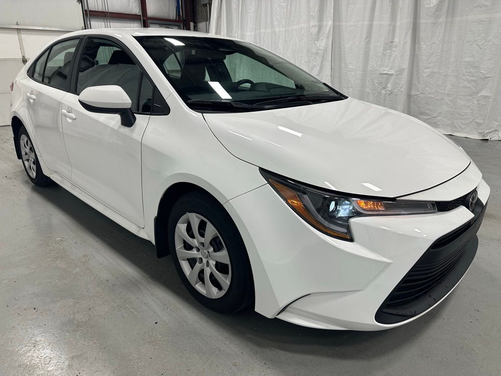 2025 Toyota Corolla LE FWD