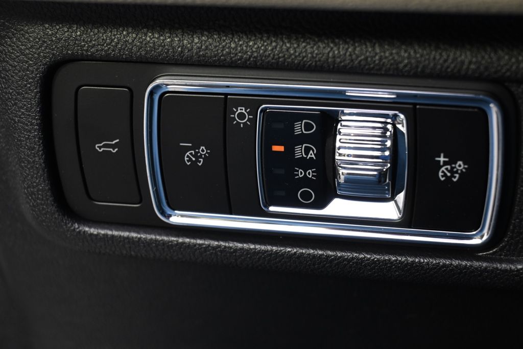 New 2026 White Lincoln Reserve image 24