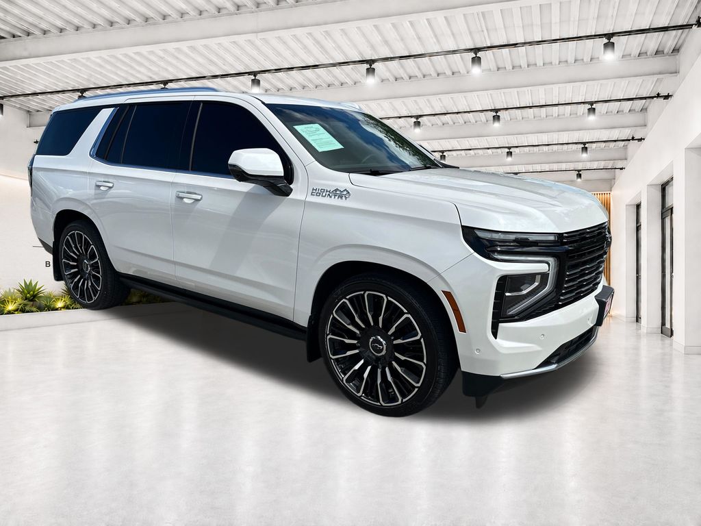 White (Iridescent Pearl Tricoat) 2025 Chevrolet Tahoe SUV / Crossover Four-Wheel Drive