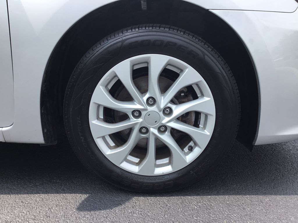Thumbnail: 2019 Nissan Sentra - 10