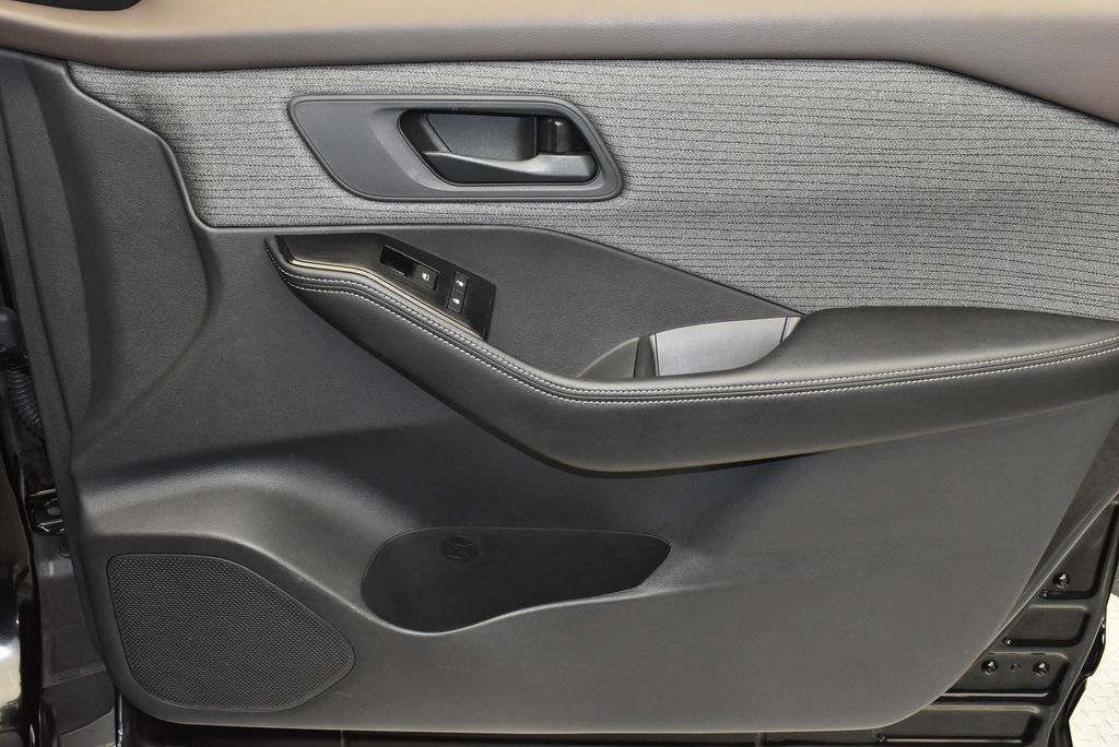 2022 Nissan Rogue S 20