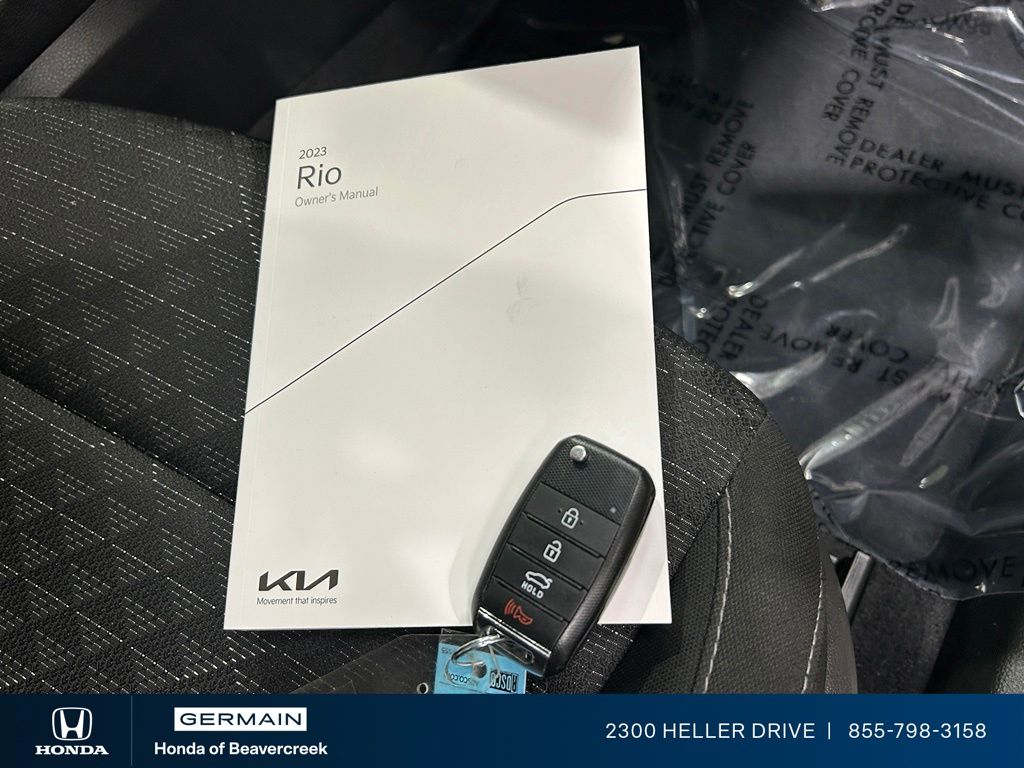 Used 2023 White Kia S image 30