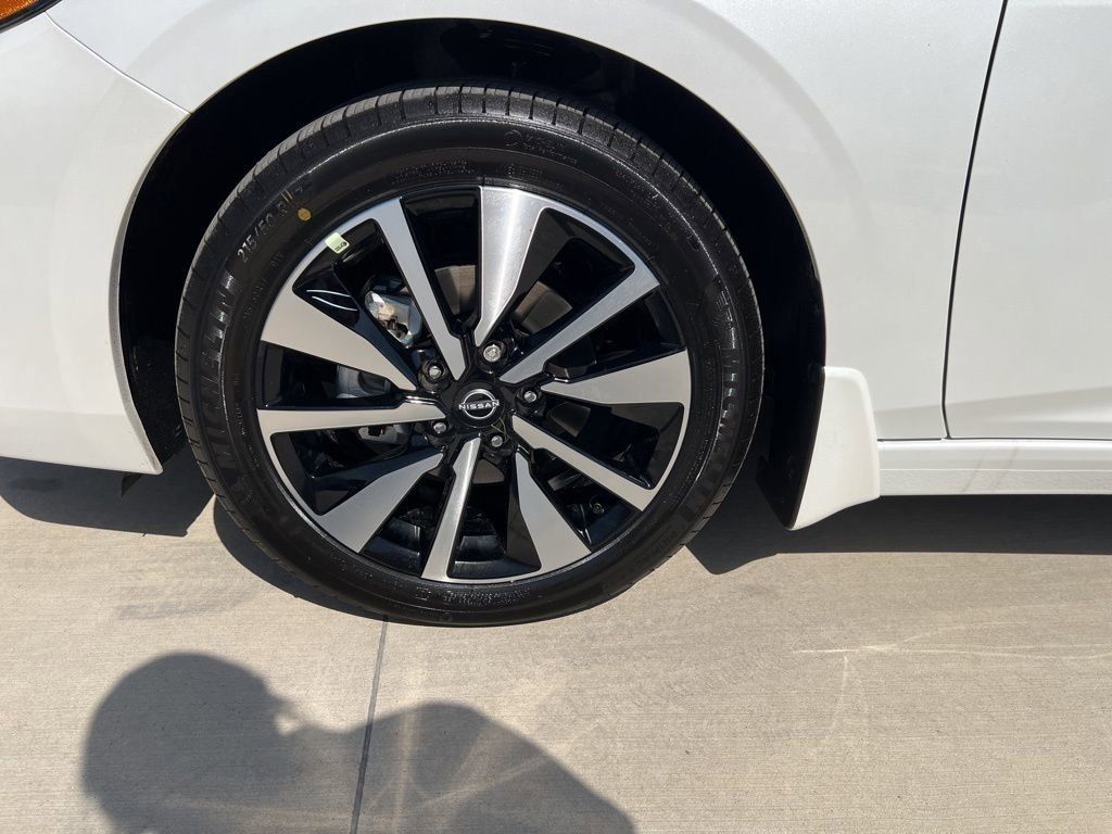 2025 Aspen White Tricoat Nissan Sentra SV FWD Sedan