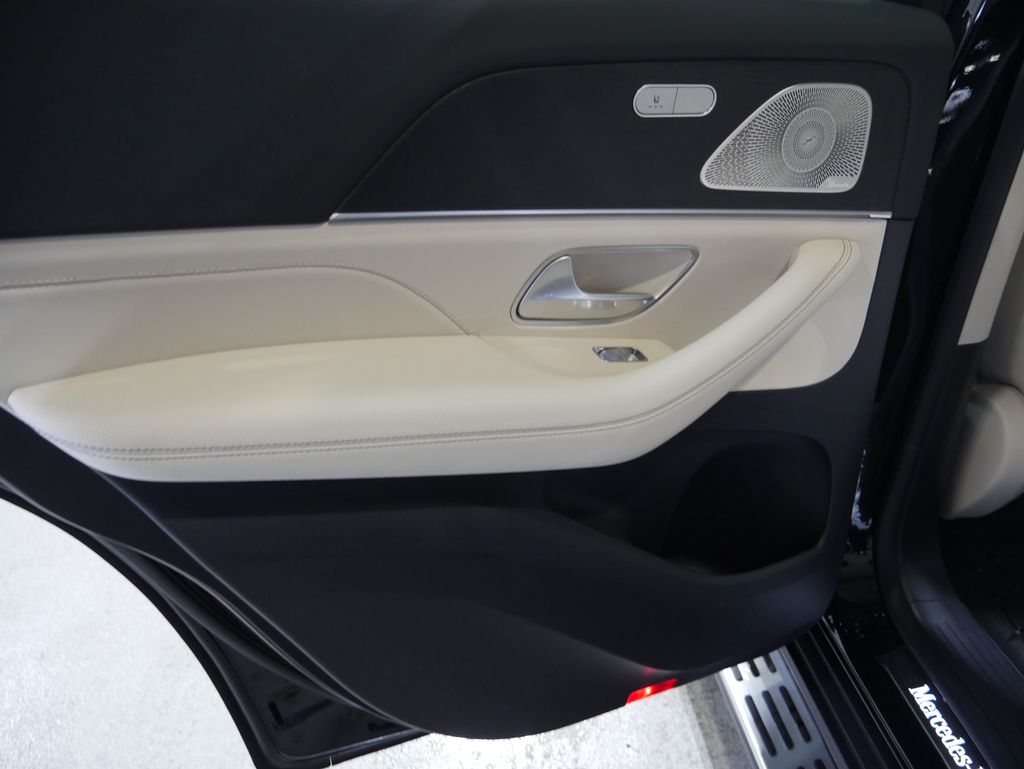 Thumbnail: 2026 Mercedes-Benz GLE - 22