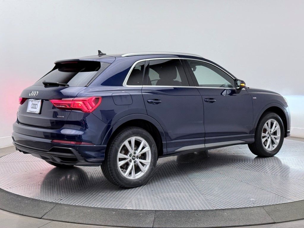 Thumbnail: 2021 Audi Q3 - 12
