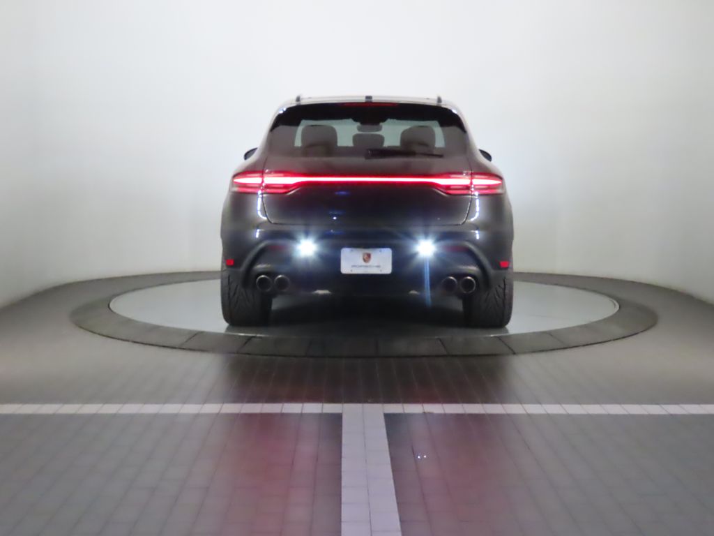 Thumbnail: 2023 Porsche Macan - 6