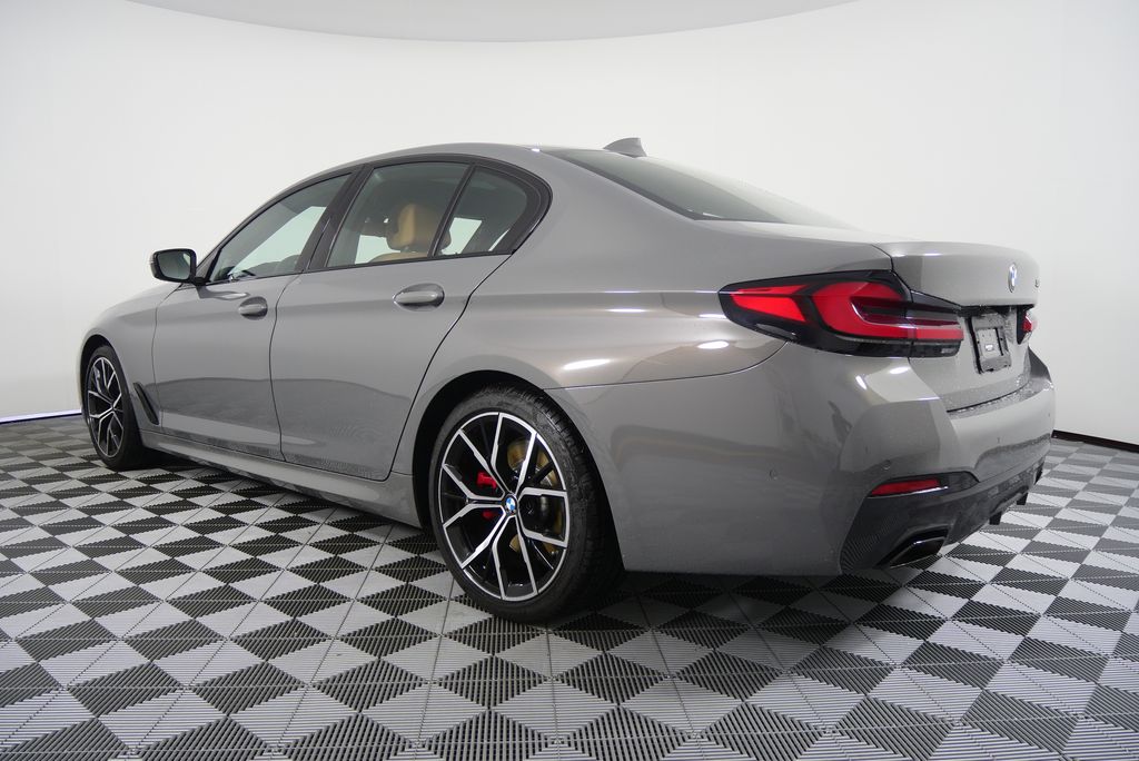 Thumbnail: 2022 BMW 5 Series - 5
