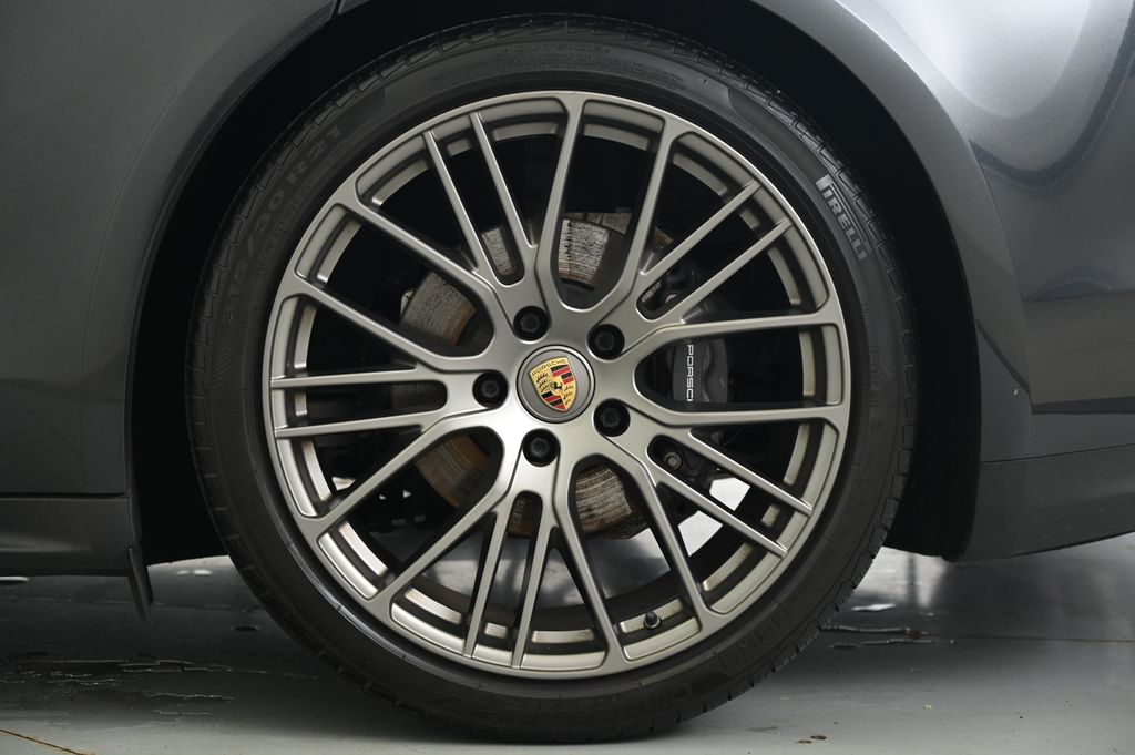 2022 Porsche Panamera Platinum 16